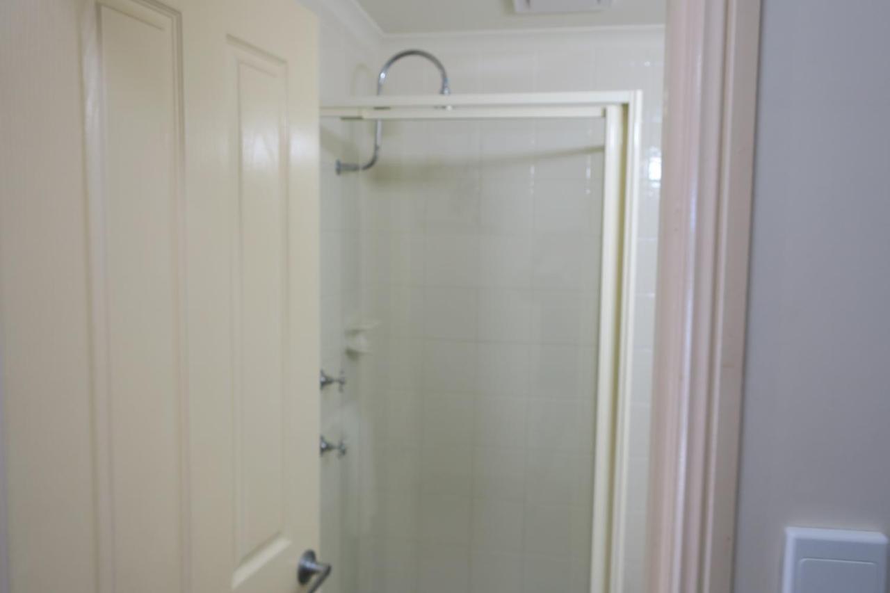 Caboolture Central Motor Inn, Sure Stay Collection By BW Екстериор снимка