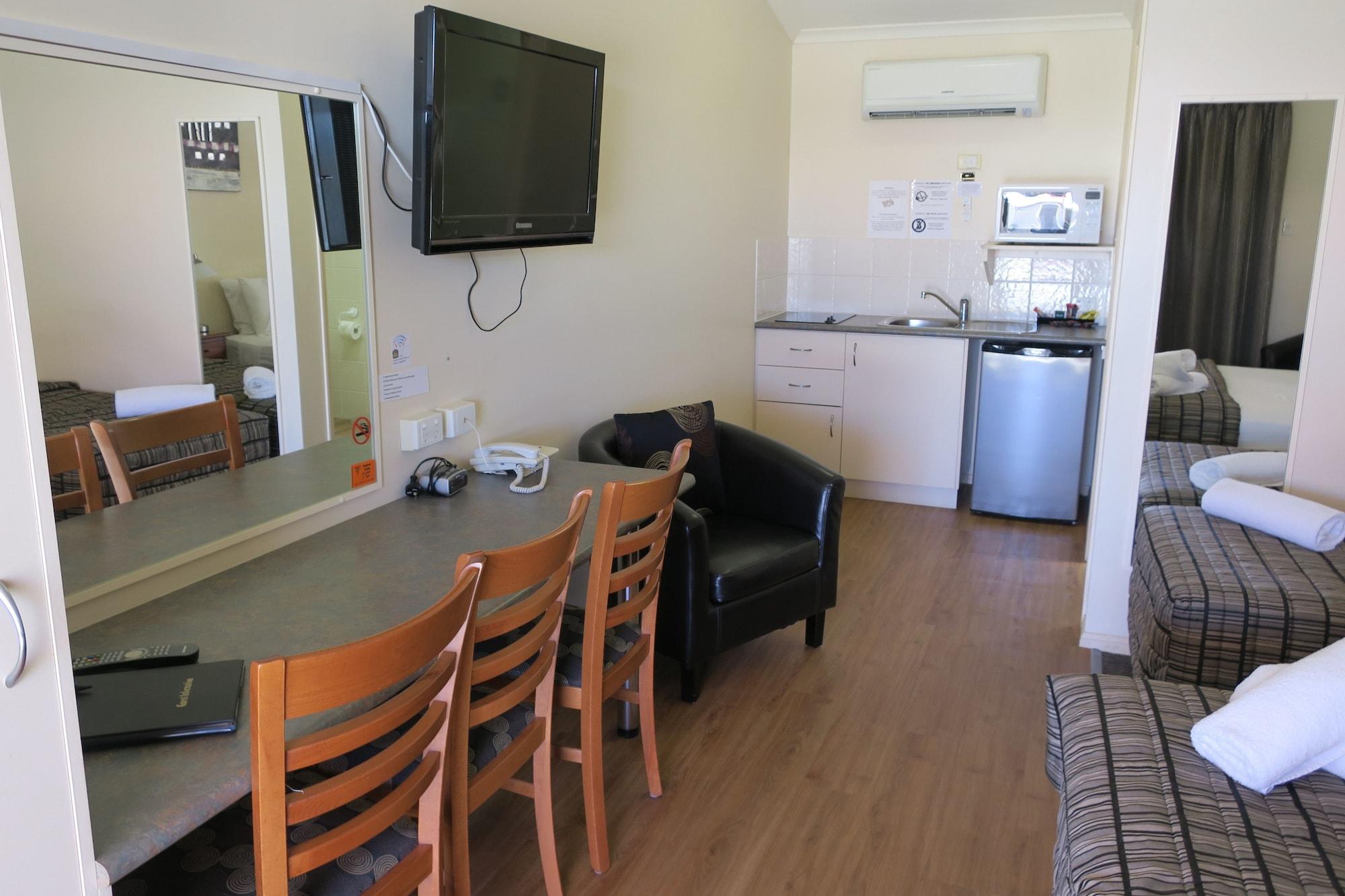 Caboolture Central Motor Inn, Sure Stay Collection By BW Екстериор снимка