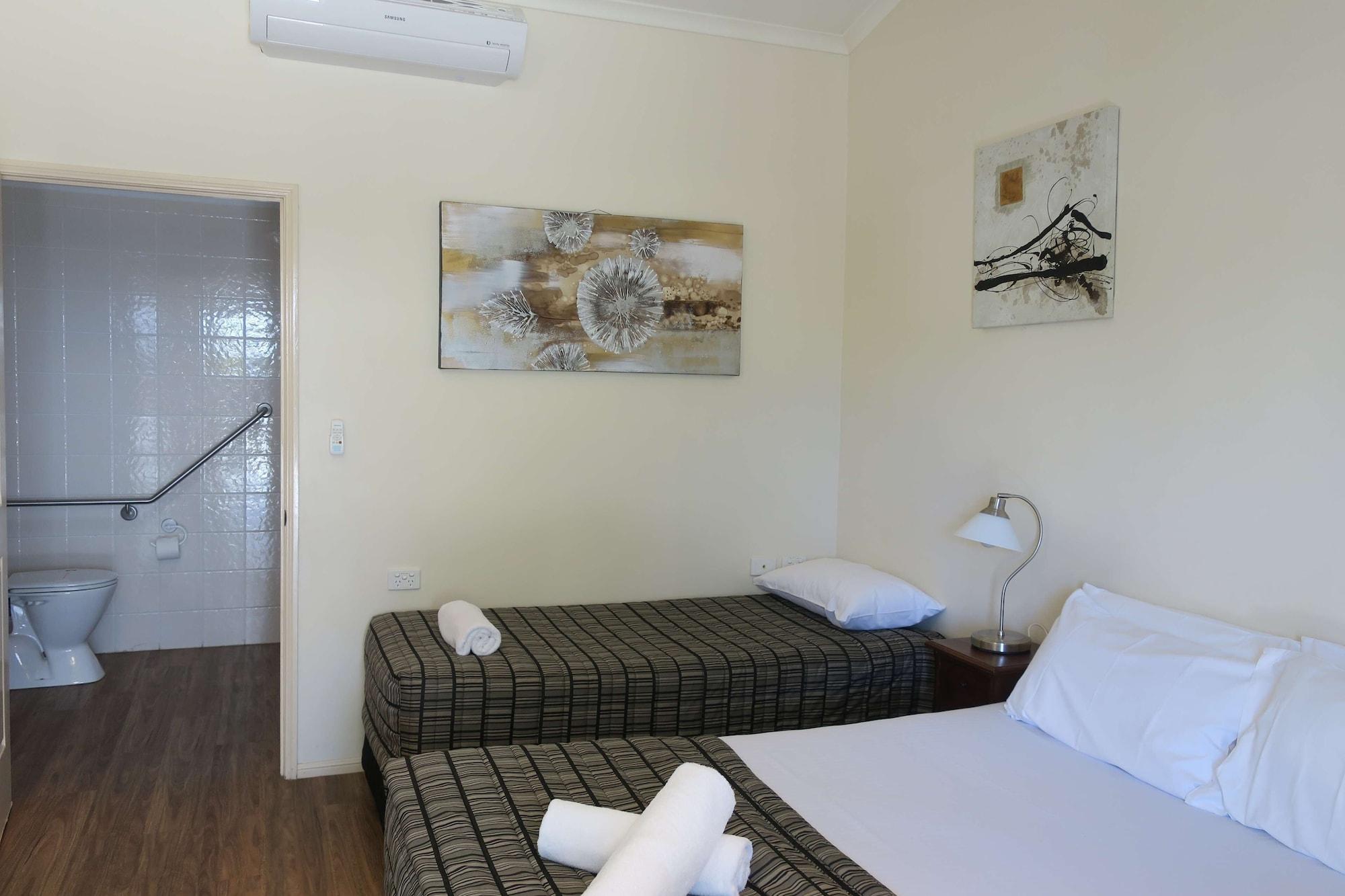 Caboolture Central Motor Inn, Sure Stay Collection By BW Екстериор снимка