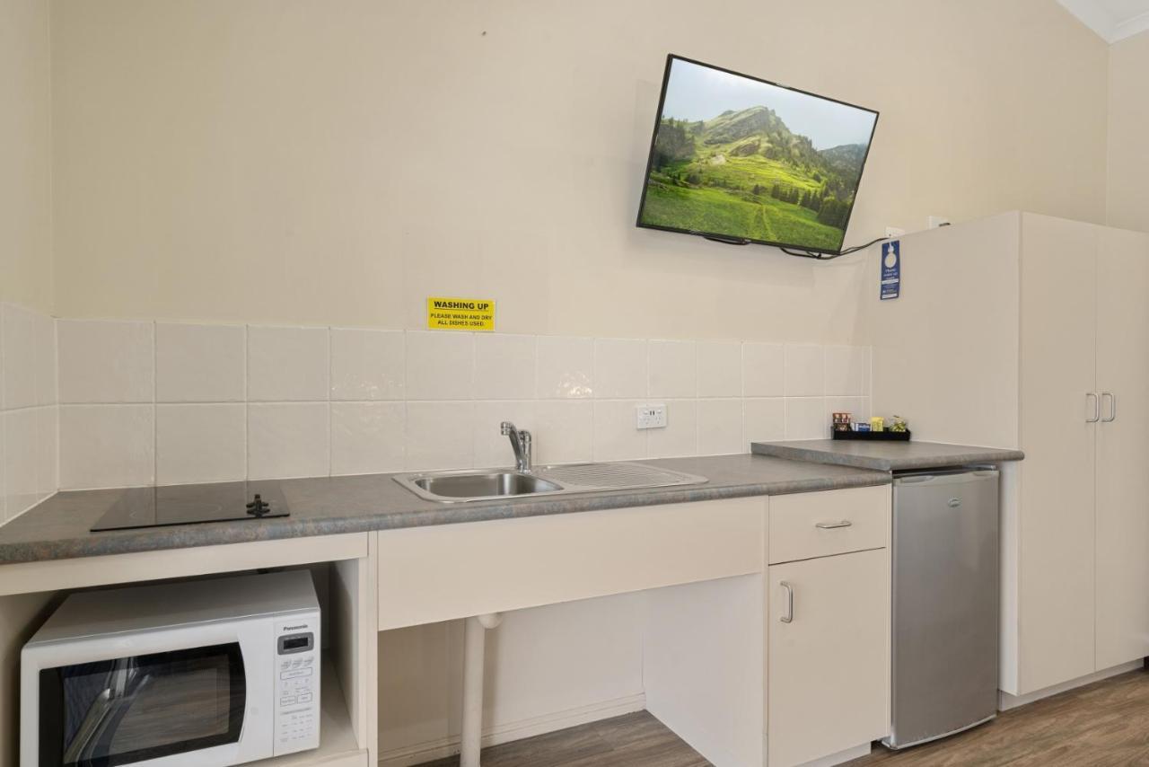 Caboolture Central Motor Inn, Sure Stay Collection By BW Екстериор снимка