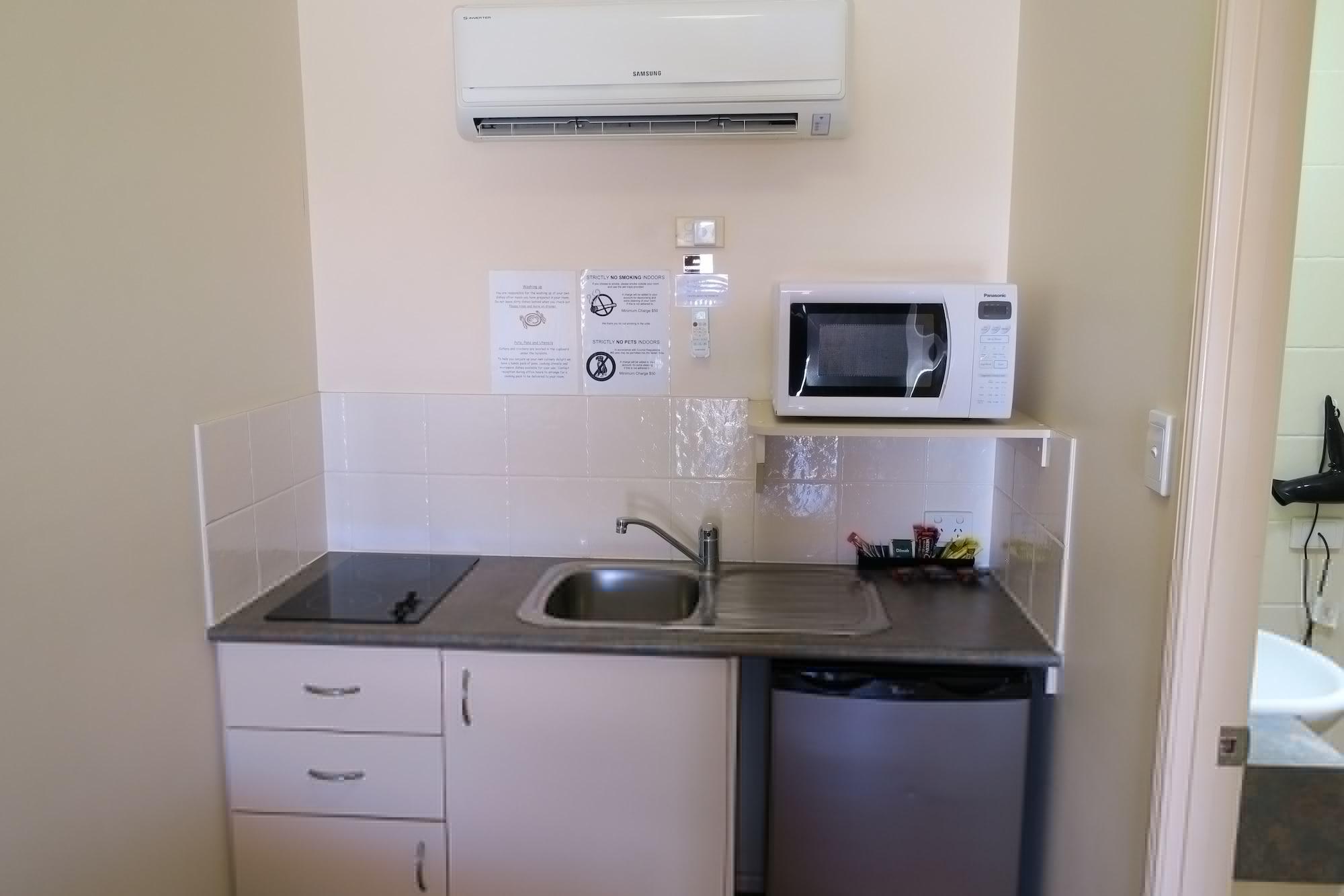 Caboolture Central Motor Inn, Sure Stay Collection By BW Екстериор снимка