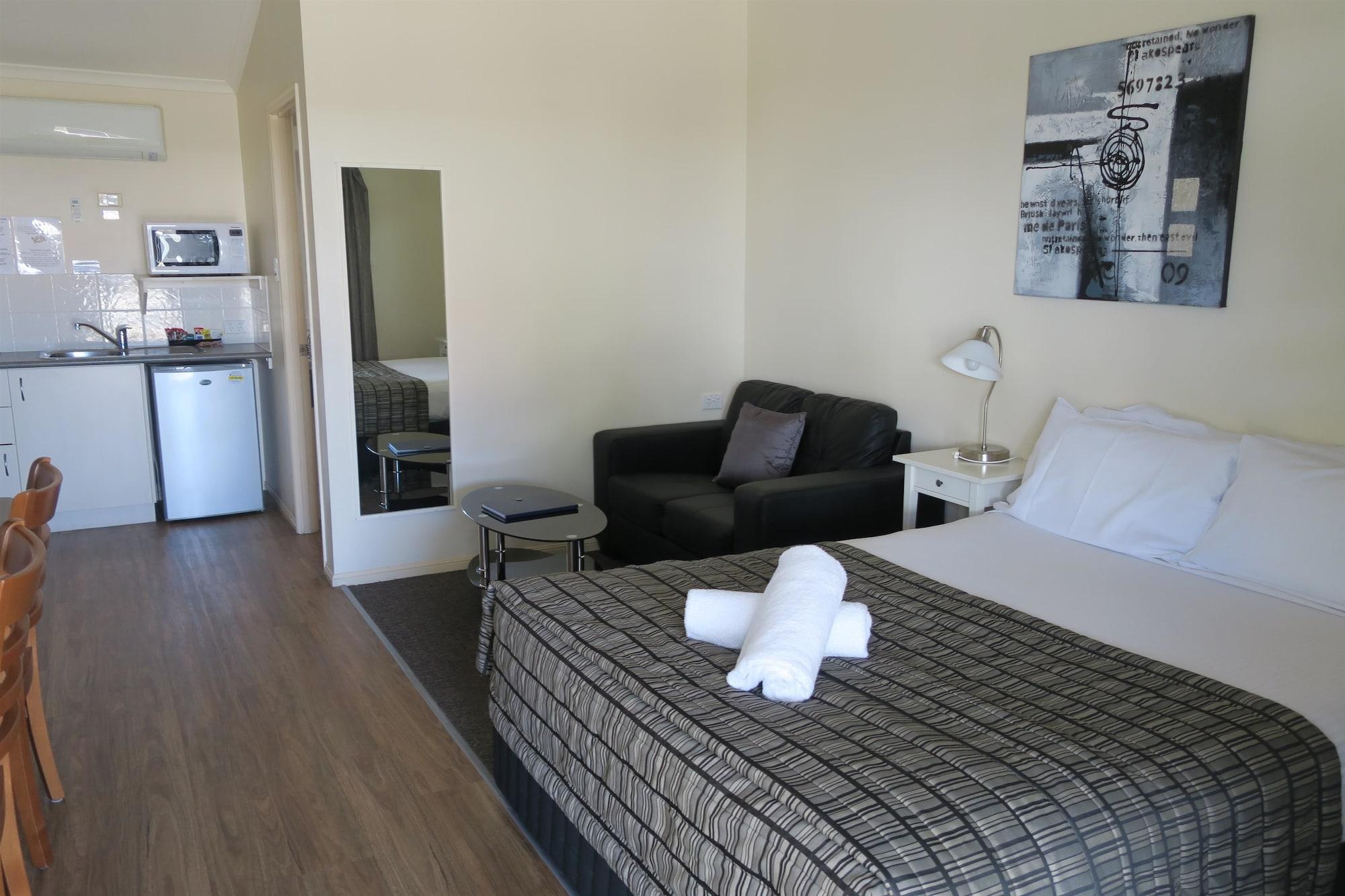 Caboolture Central Motor Inn, Sure Stay Collection By BW Екстериор снимка