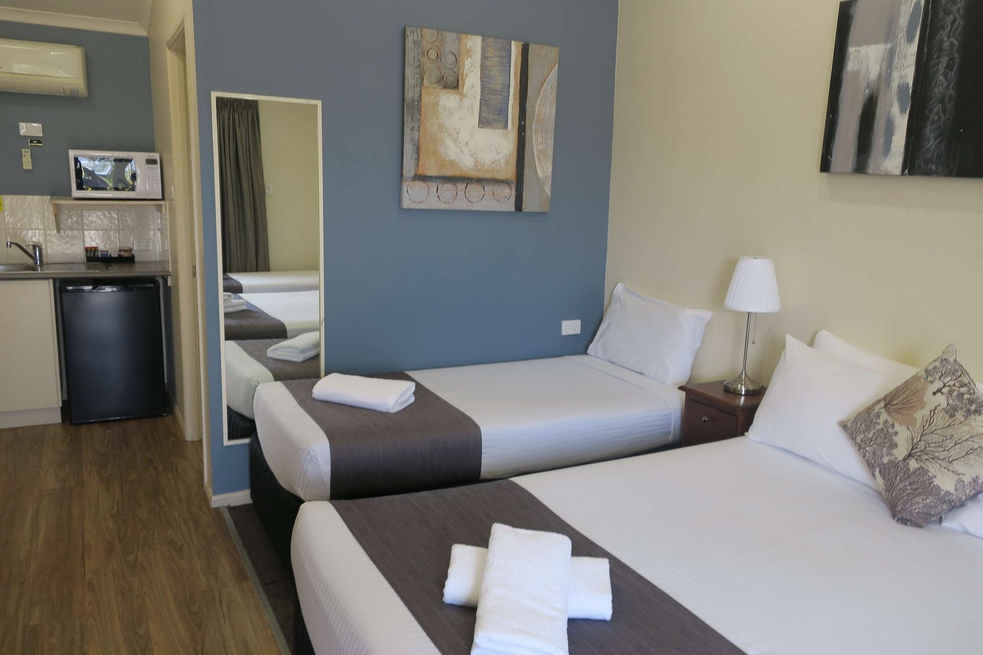 Caboolture Central Motor Inn, Sure Stay Collection By BW Екстериор снимка