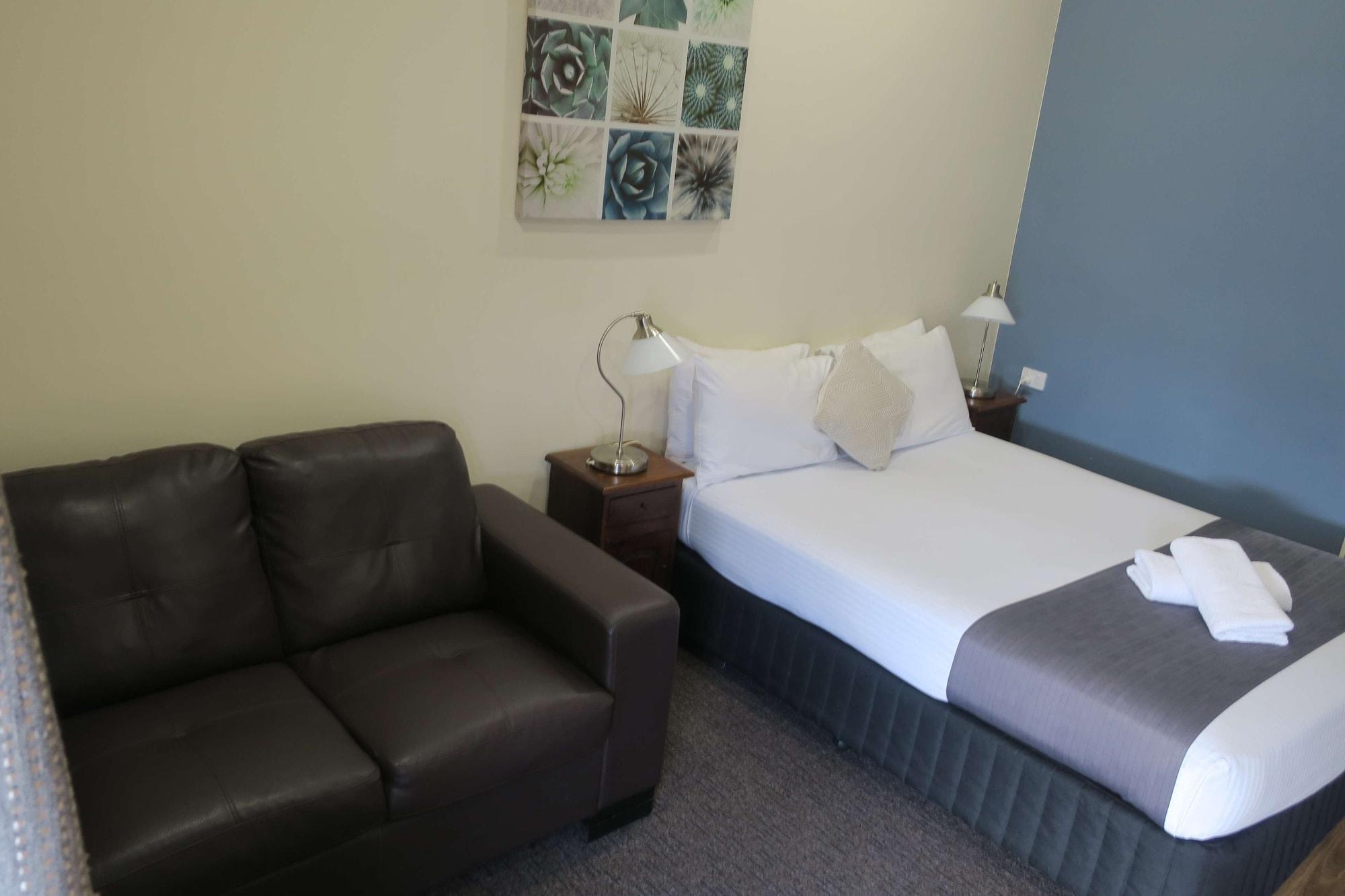 Caboolture Central Motor Inn, Sure Stay Collection By BW Екстериор снимка