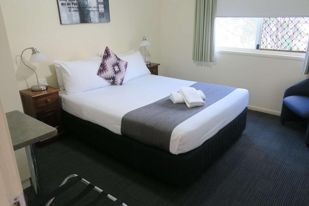 Caboolture Central Motor Inn, Sure Stay Collection By BW Екстериор снимка