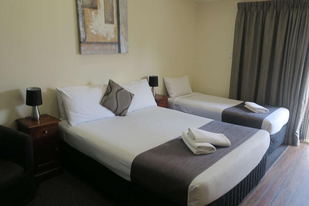 Caboolture Central Motor Inn, Sure Stay Collection By BW Екстериор снимка