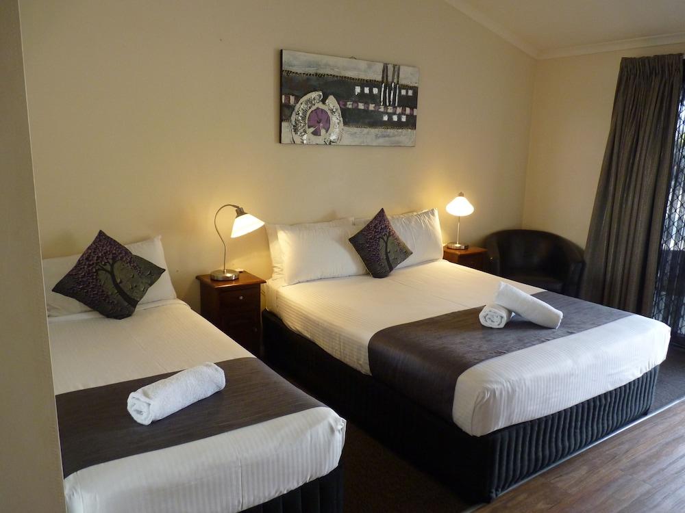 Caboolture Central Motor Inn, Sure Stay Collection By BW Екстериор снимка