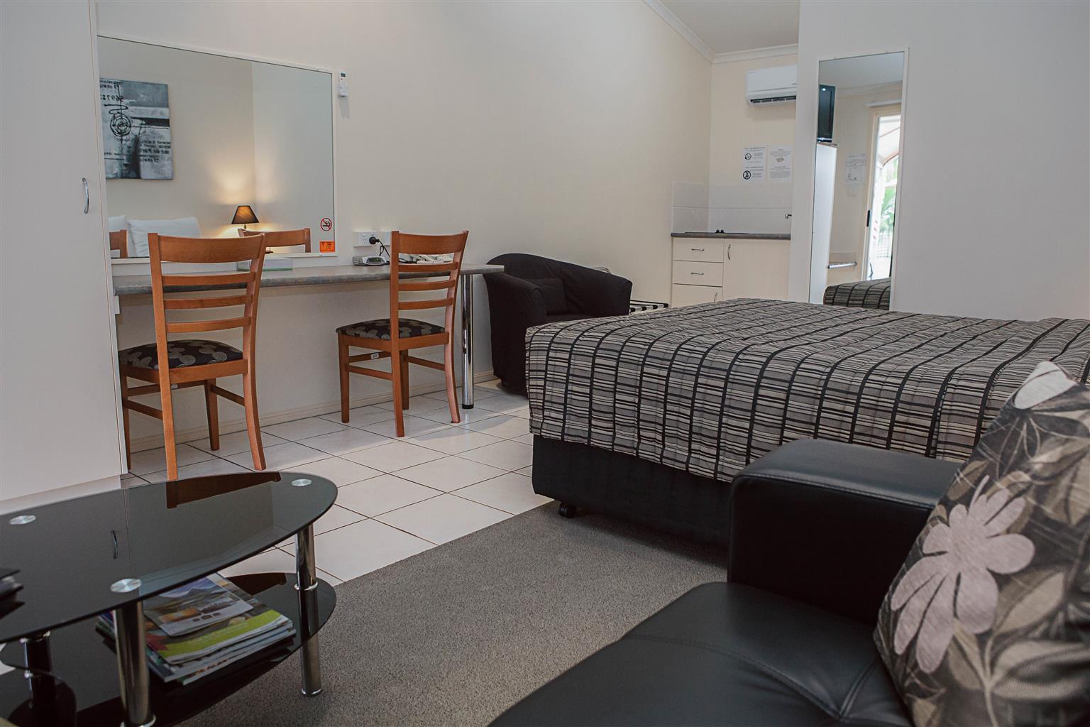 Caboolture Central Motor Inn, Sure Stay Collection By BW Екстериор снимка